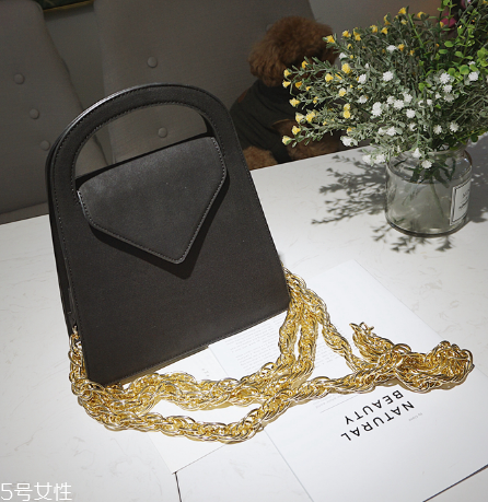 2022春夏包包流行趨勢(shì)？這些款式不能沒(méi)有