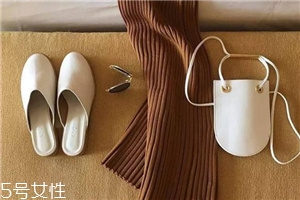 aiou是什么牌子？極簡風(fēng)個性包袋