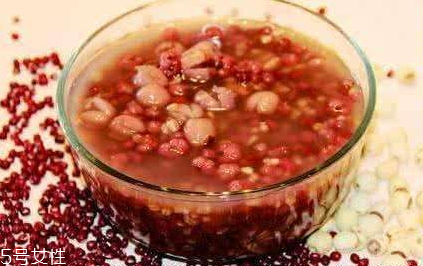 芡實(shí)能和薏米一起煮嗎 可以同食 芡實(shí)能和薏米一起煮嗎 可以同食