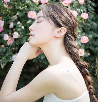 夏天長發(fā)怎么扎好看涼快 教你扎好看又不熱的百搭發(fā)型 夏天長發(fā)怎么扎好看涼快 教你扎好看又不熱的百搭發(fā)型