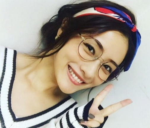 石原里美發(fā)型教程 校閱女孩河野悅子發(fā)型扎法 石原里美發(fā)型教程 校閱女孩河野悅子發(fā)型扎法