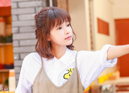 2022最流行的中長發(fā)型 2022最流行的發(fā)型之一 2022最流行的中長發(fā)型 2022最流行的發(fā)型之一