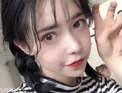 夏天留短發(fā)熱怎么辦 夏季短發(fā)這樣扎好看又清涼 夏天留短發(fā)熱怎么辦 夏季短發(fā)這樣扎好看又清涼