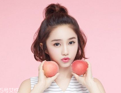 夏天留短發(fā)熱怎么辦 夏季短發(fā)這樣扎好看又清涼 夏天留短發(fā)熱怎么辦 夏季短發(fā)這樣扎好看又清涼