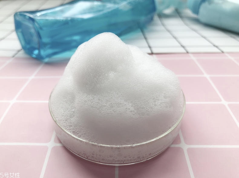 清揚植覺洗發(fā)水怎么樣 給頭皮也用爽膚水 清揚植覺洗發(fā)水怎么樣 給頭皮也用爽膚水