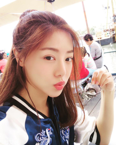 半丸子頭適合長發(fā)嗎 披肩發(fā)丸子頭扎法圖解 半丸子頭適合長發(fā)嗎 披肩發(fā)丸子頭扎法圖解