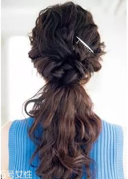 披肩發(fā)怎么弄好看圖解 六款新的編發(fā)教程 披肩發(fā)怎么弄好看圖解 六款新的編發(fā)教程