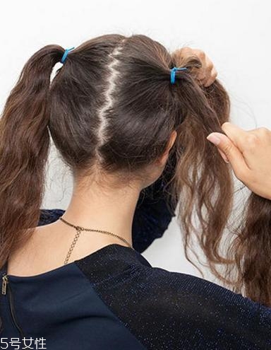 網(wǎng)紅哪吒頭怎么扎好看 哪吒頭扎法步驟圖解 網(wǎng)紅哪吒頭怎么扎好看 哪吒頭扎法步驟圖解