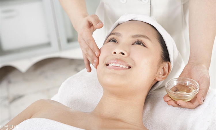 面膜有沒(méi)有正反面？你遲早要用到的面膜冷知識(shí)