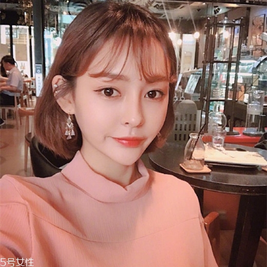 齊肩直發(fā)怎么扎好看 凸顯女神清純 齊肩直發(fā)怎么扎好看 凸顯女神清純