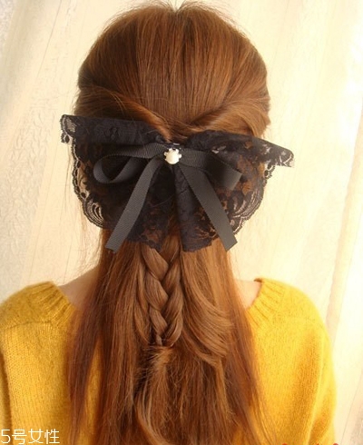 披肩發(fā)怎么弄好看圖解 六款新的編發(fā)教程 披肩發(fā)怎么弄好看圖解 六款新的編發(fā)教程