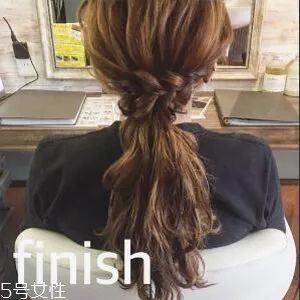 披肩發(fā)怎么弄好看圖解 六款新的編發(fā)教程 披肩發(fā)怎么弄好看圖解 六款新的編發(fā)教程