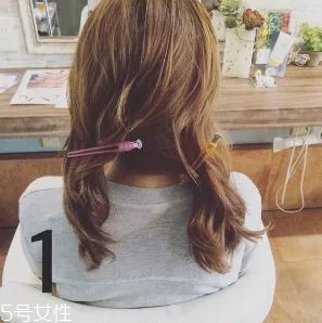 披肩發(fā)怎么弄好看圖解 六款新的編發(fā)教程 披肩發(fā)怎么弄好看圖解 六款新的編發(fā)教程