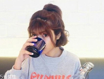 夏天留短發(fā)熱怎么辦 夏季短發(fā)這樣扎好看又清涼 夏天留短發(fā)熱怎么辦 夏季短發(fā)這樣扎好看又清涼