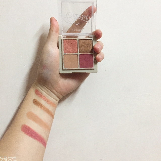 愛(ài)麗小屋四色眼影哪個(gè)好看 愛(ài)麗小屋四色眼影盤教程用法