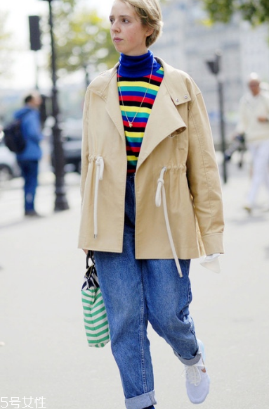條紋毛衣怎么搭配？營(yíng)造浪漫少女感