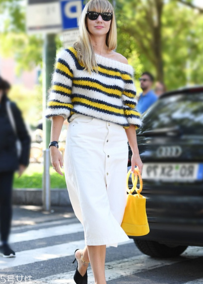 條紋毛衣怎么搭配？營(yíng)造浪漫少女感