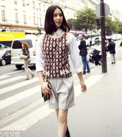 針織背心怎么搭配？爭(zhēng)做時(shí)尚先鋒