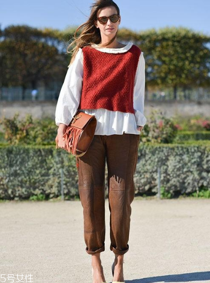 針織背心怎么搭配？爭(zhēng)做時(shí)尚先鋒