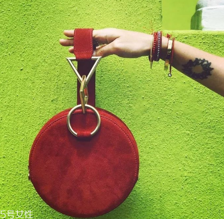 tara zadeh是什么牌子？背出與眾不同的風(fēng)采