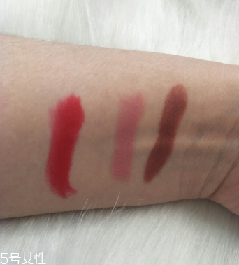 mac派大星合作限量款口紅有幾個(gè)色號(hào)？試色展示