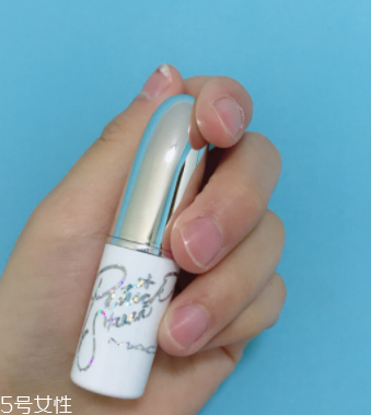 mac派大星合作限量款口紅有幾個(gè)色號(hào)？試色展示