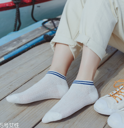 襪子能放在洗衣機洗嗎？襪子最好手洗