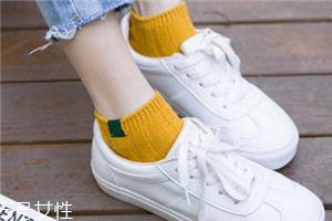 襪子能和衣服一起洗嗎？襪子最好單獨(dú)洗