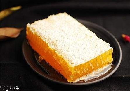 蜂巢蜜保質(zhì)期 取決于保存的方法 蜂巢蜜保質(zhì)期 取決于保存的方法