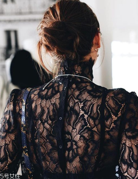 女生穿什么樣的襯衫好看？大膽展示你的個(gè)性