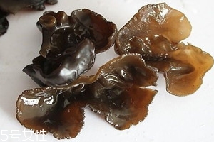 秋木耳泡多久 完全泡發(fā)即可 秋木耳泡多久 完全泡發(fā)即可
