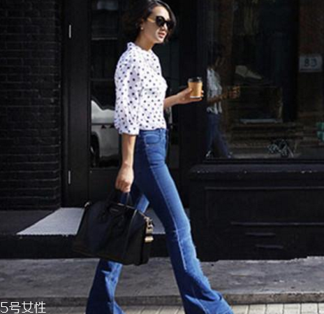 春天喇叭褲配什么上衣？搭出復(fù)古新時(shí)尚