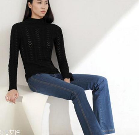 春天喇叭褲配什么上衣？搭出復(fù)古新時(shí)尚