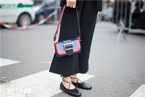 芭蕾舞鞋怎么搭配？這樣穿顯瘦又時(shí)髦