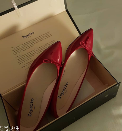 芭蕾舞鞋怎么搭配？這樣穿顯瘦又時(shí)髦