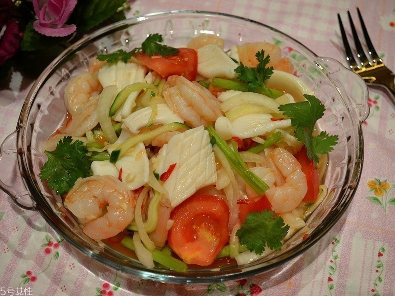 天熱不想吃飯?jiān)趺椿厥?天熱沒(méi)有胃口吃什么好 天熱不想吃飯?jiān)趺椿厥?天熱沒(méi)有胃口吃什么好