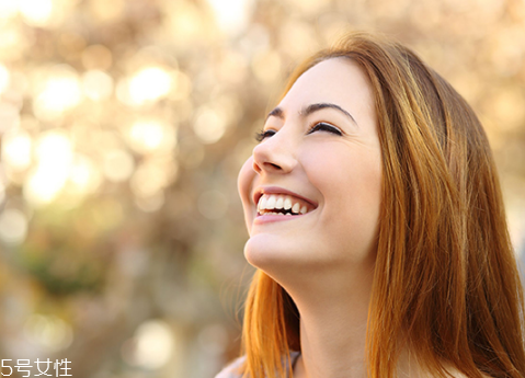 用什么洗臉對(duì)皮膚好 早上不洗臉的好處和壞處 用什么洗臉對(duì)皮膚好 早上不洗臉的好處和壞處