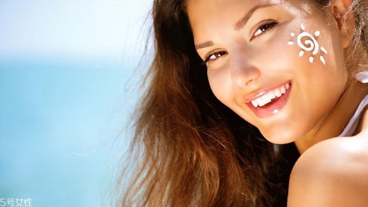 防曬霜倍數(shù)高就不會曬黑嗎？不防水再高也沒用