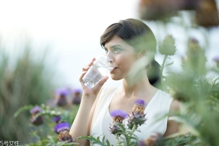 為什么會顏值不穩(wěn)定 這3個習(xí)慣在破壞你的顏值