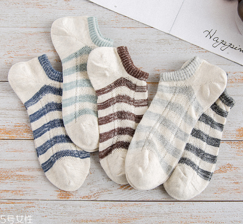 襪子上的lr是什么意思？穿襪子要看清