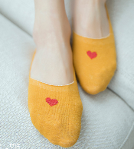 襪子老是往下掉怎么辦？這樣做就能解決