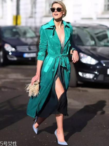 連衣裙配什么外套？讓你甜美又減齡