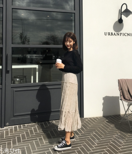 長(zhǎng)袖t恤怎么搭配？屬于你的最佳出門(mén)穿搭