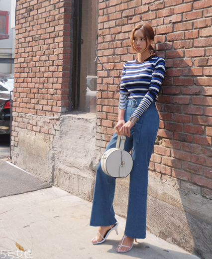 長(zhǎng)袖t恤怎么搭配？屬于你的最佳出門(mén)穿搭