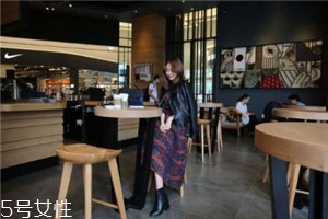 紅色連衣裙搭配什么外套？最時尚氣質(zhì)的穿搭