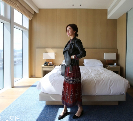 紅色連衣裙搭配什么外套？最時尚氣質(zhì)的穿搭