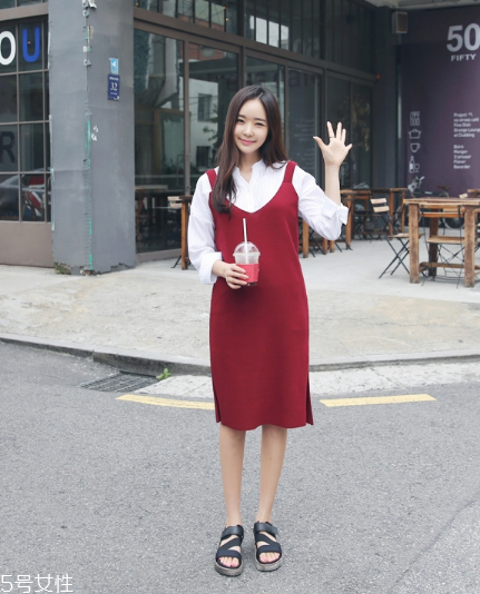 紅色連衣裙搭配什么外套？最時尚氣質(zhì)的穿搭