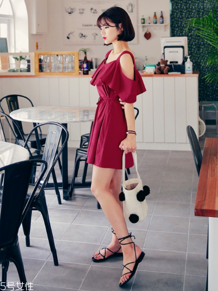 紅色連衣裙搭配什么外套？最時尚氣質(zhì)的穿搭