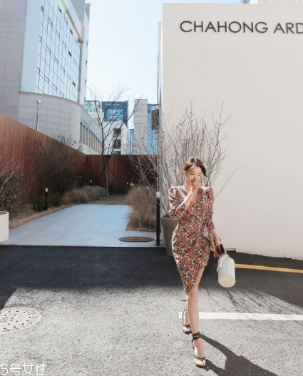 連衣裙搭配什么鞋子好看？處處散發(fā)迷人氣質(zhì)