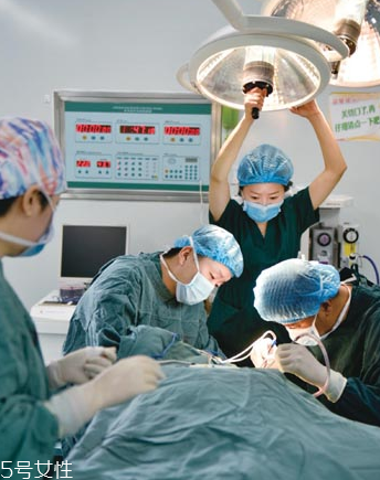 麻藥入眼了怎么辦？需慎重處理